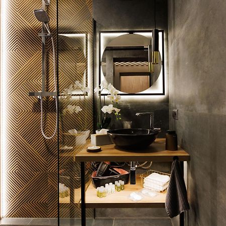 Leo Apartment Suite & Private Spa Zone - Old City Bratislava Esterno foto