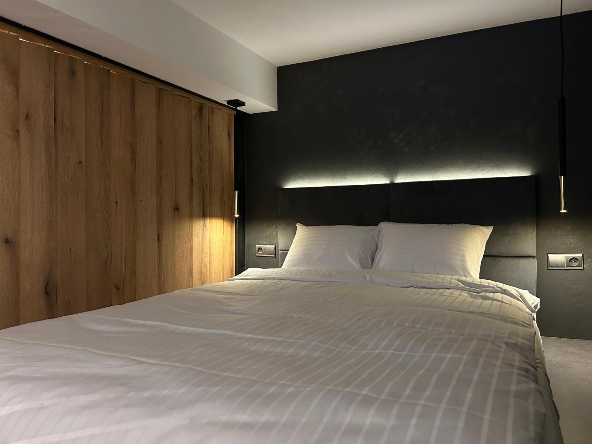 Leo Apartment Suite & Private Spa Zone - Old City Bratislava Esterno foto