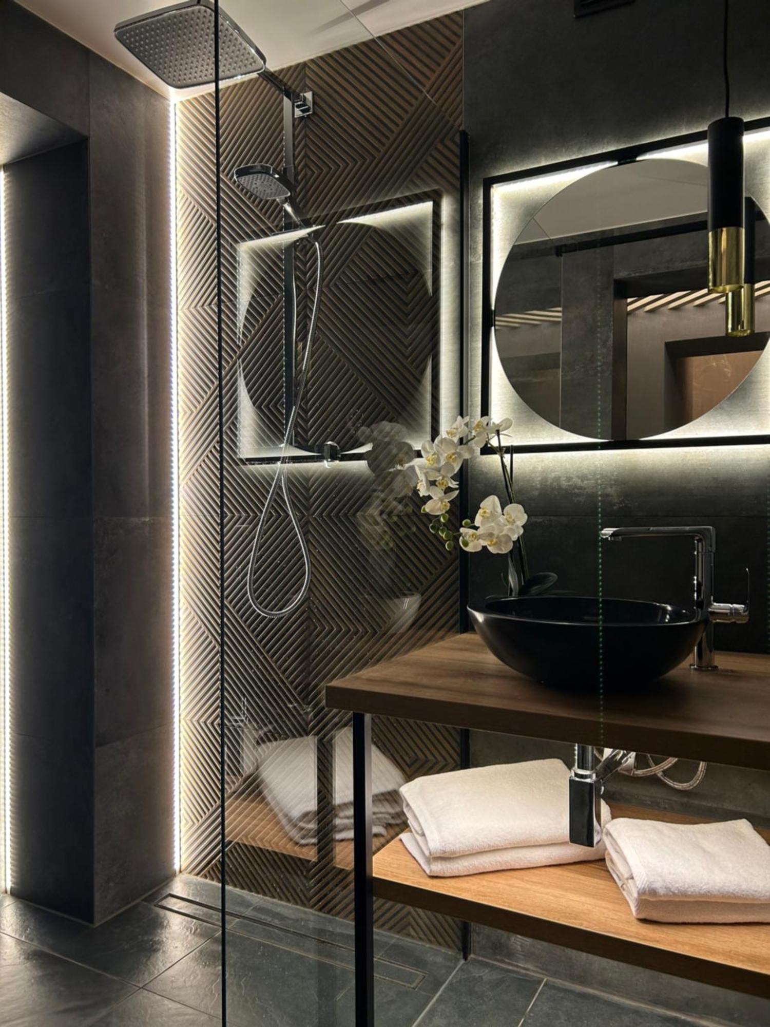 Leo Apartment Suite & Private Spa Zone - Old City Bratislava Esterno foto