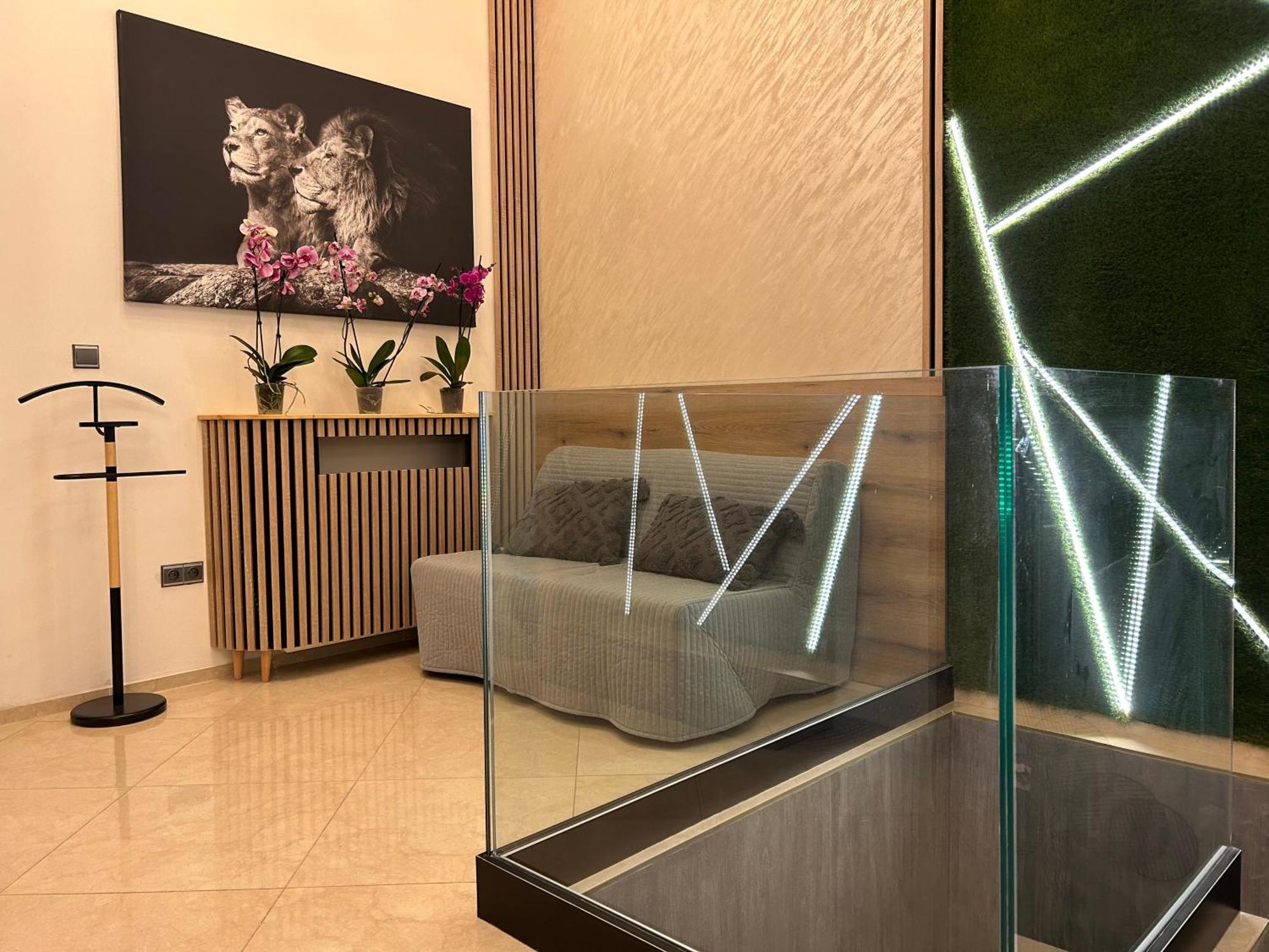 Leo Apartment Suite & Private Spa Zone - Old City Bratislava Esterno foto
