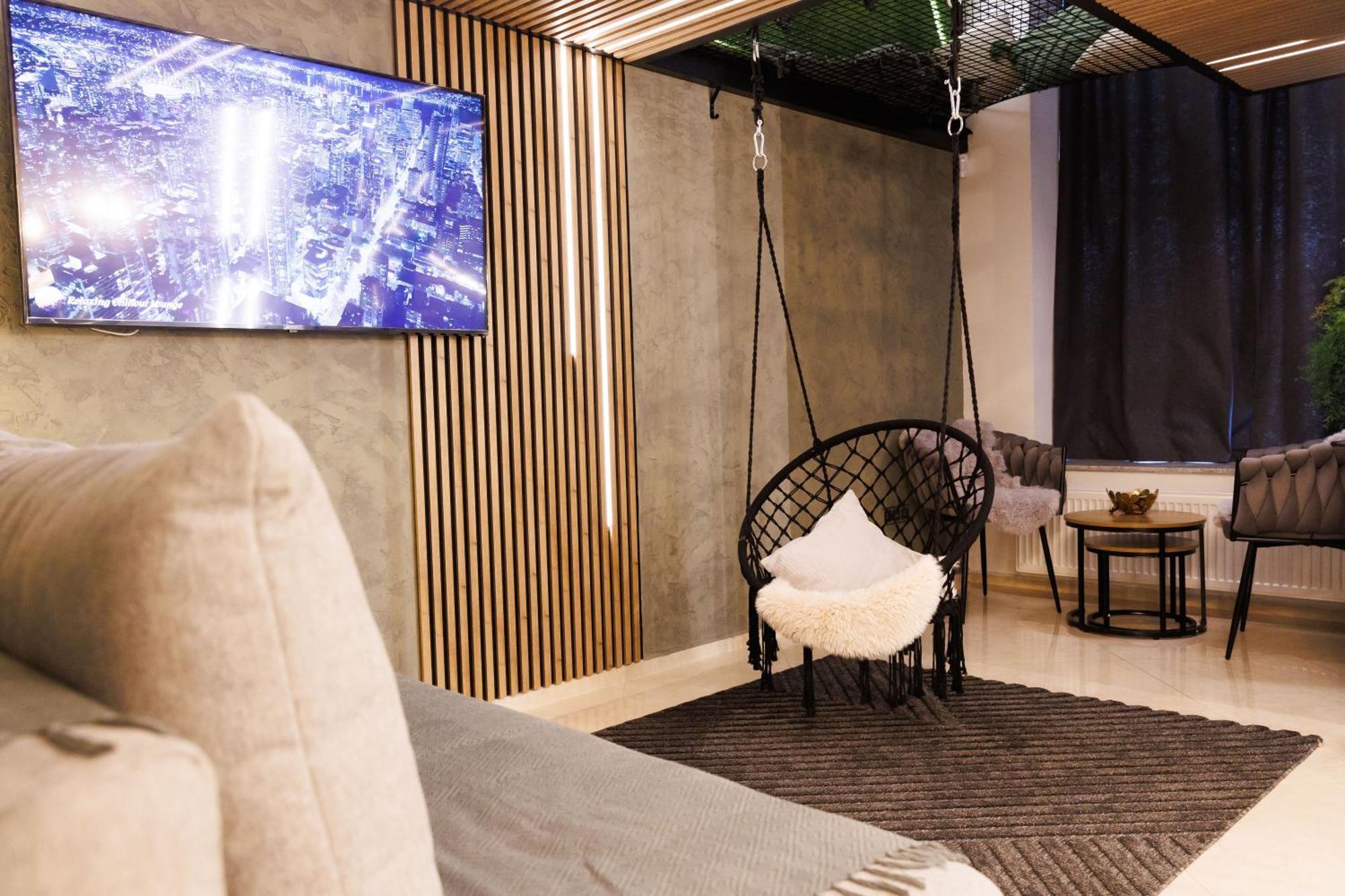 Leo Apartment Suite & Private Spa Zone - Old City Bratislava Esterno foto