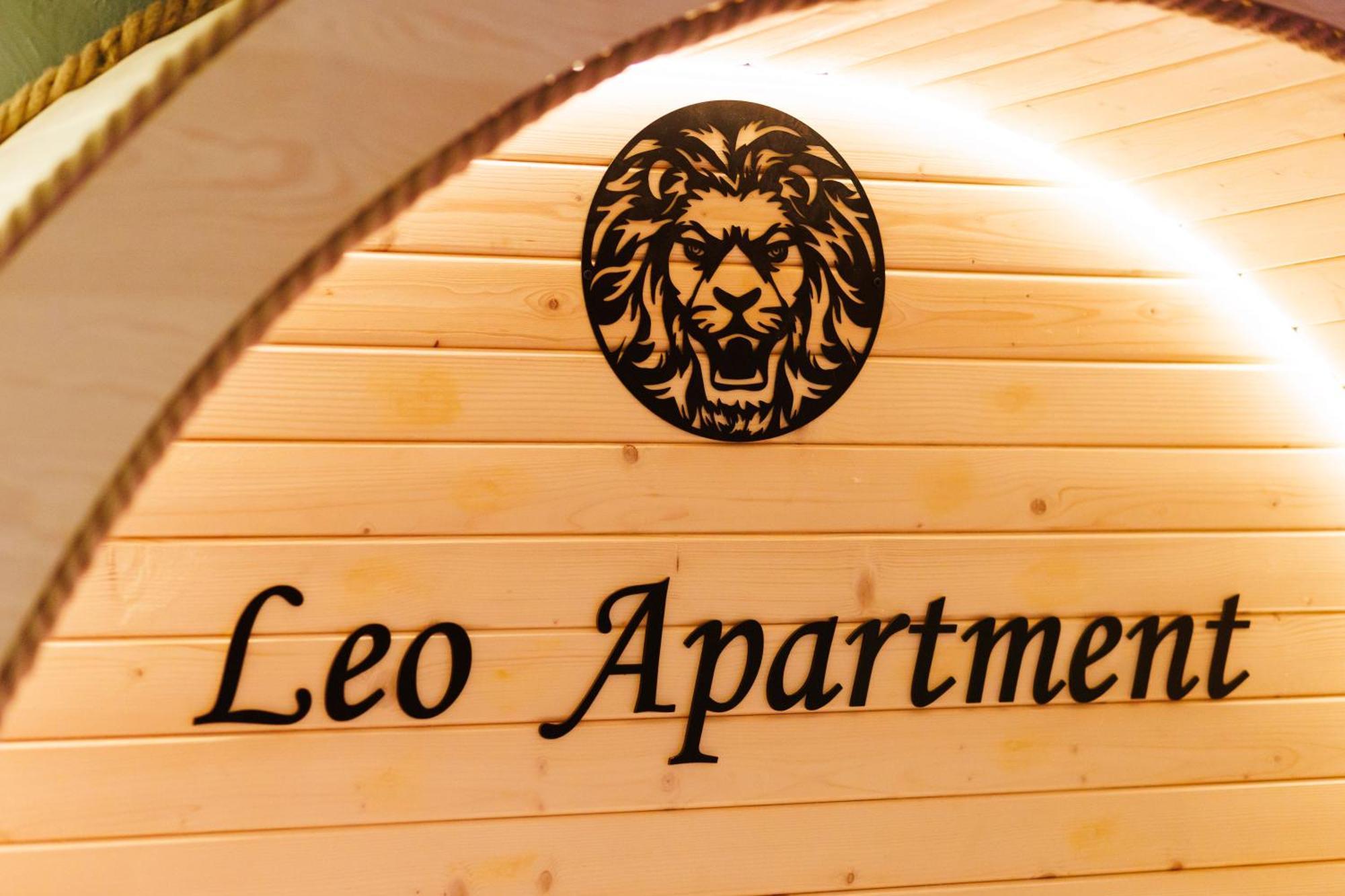 Leo Apartment Suite & Private Spa Zone - Old City Bratislava Esterno foto