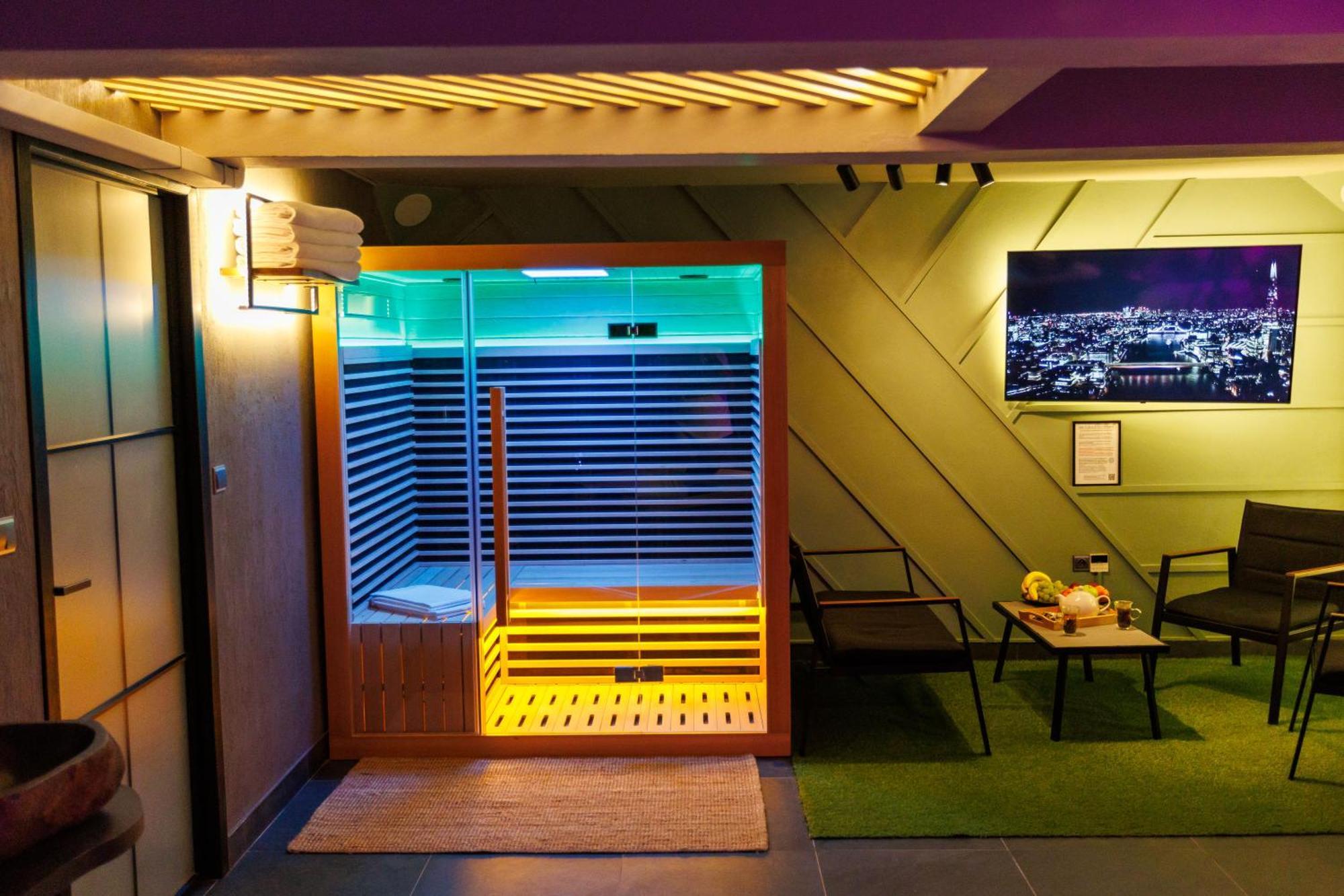 Leo Apartment Suite & Private Spa Zone - Old City Bratislava Esterno foto