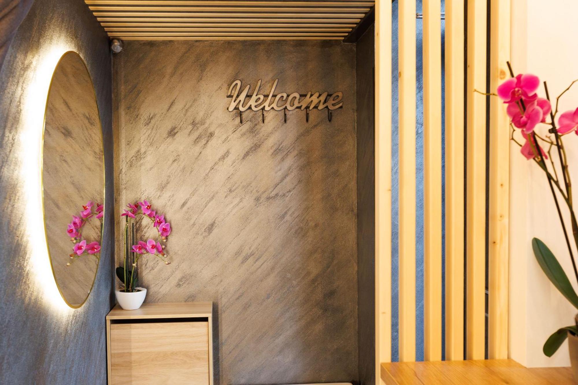 Leo Apartment Suite & Private Spa Zone - Old City Bratislava Esterno foto