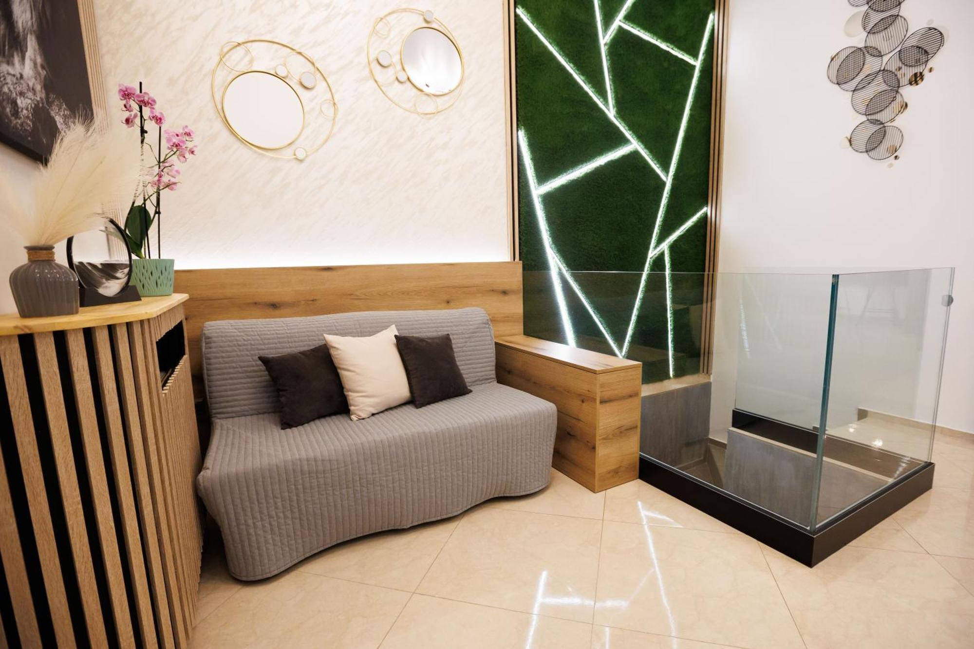Leo Apartment Suite & Private Spa Zone - Old City Bratislava Esterno foto