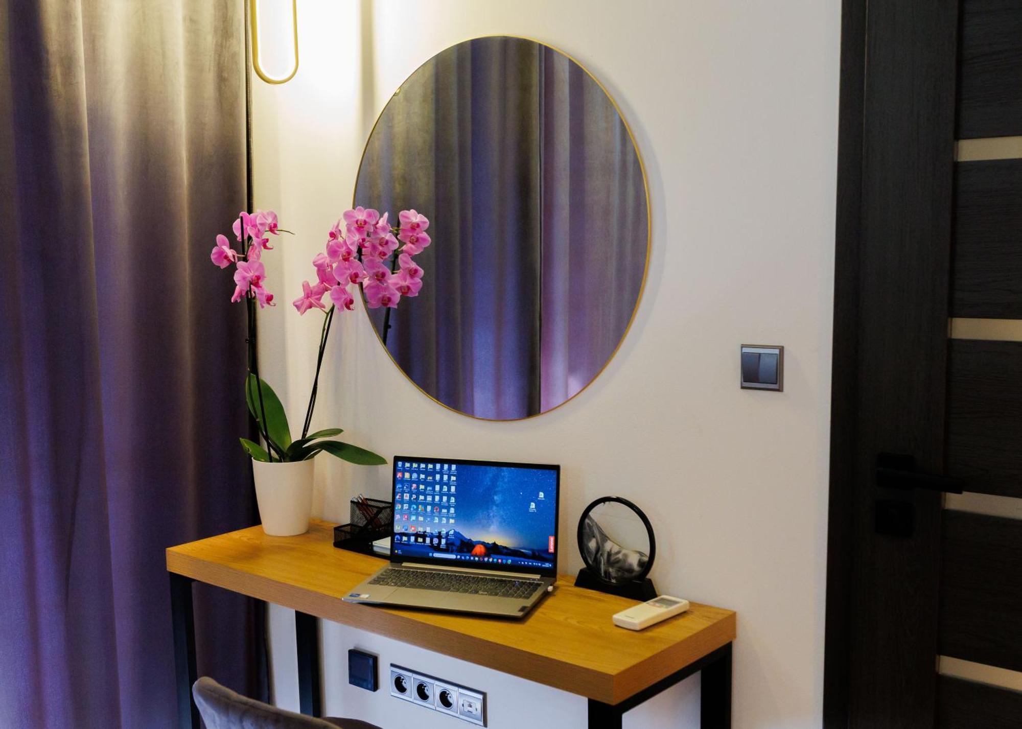 Leo Apartment Suite & Private Spa Zone - Old City Bratislava Esterno foto