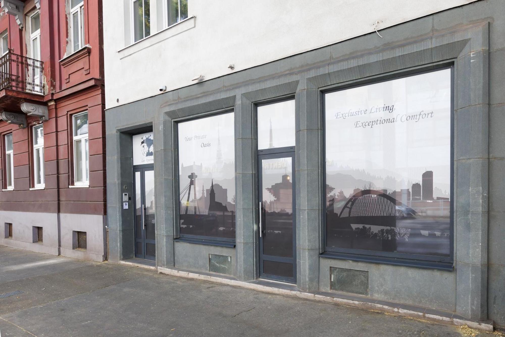 Leo Apartment Suite & Private Spa Zone - Old City Bratislava Esterno foto