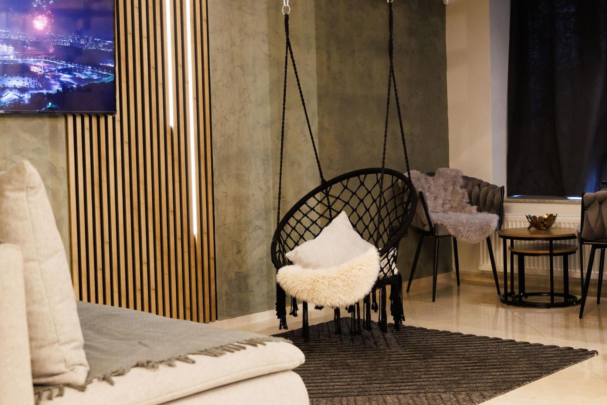 Leo Apartment Suite & Private Spa Zone - Old City Bratislava Esterno foto